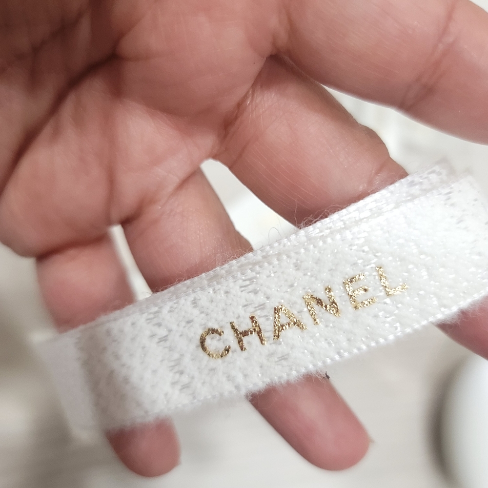NEW CHANEL LA CRÈME MAIN Hand Cream ,Ribbon and Card. - Picture 5 of 17